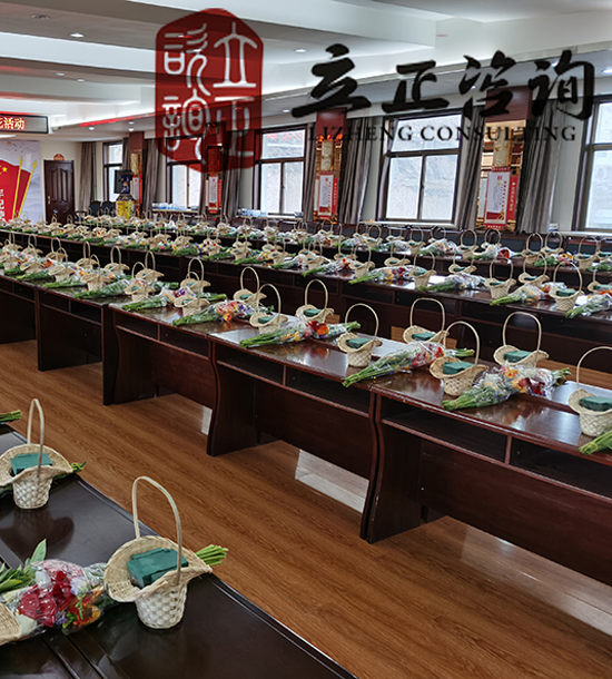 培訓快訊培訓時間：3月8日培訓地點:會議室培訓單位：甘肅建投某公司培訓課程:三·八插花活動